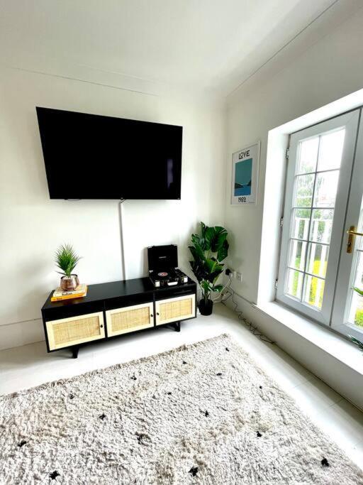 High-End 2 Bed Maisonette In Beaulieu Park Broomfield  Экстерьер фото