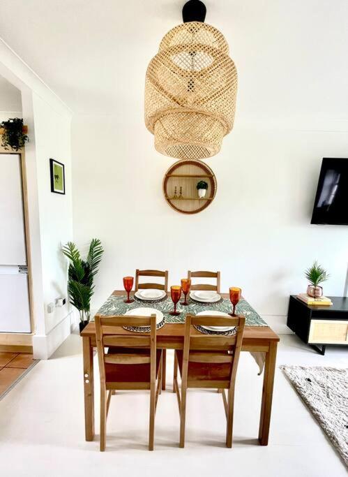 High-End 2 Bed Maisonette In Beaulieu Park Broomfield  Экстерьер фото